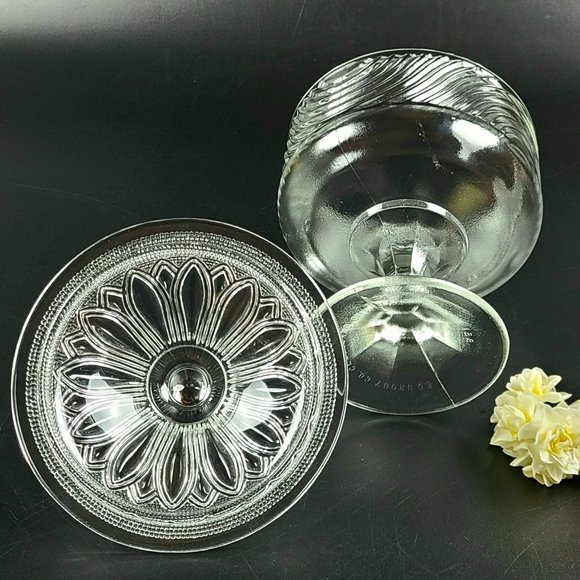 Vintage- Glass Candy Dish with Pedestal & Lid- Beautiful - Picture 9 of 10